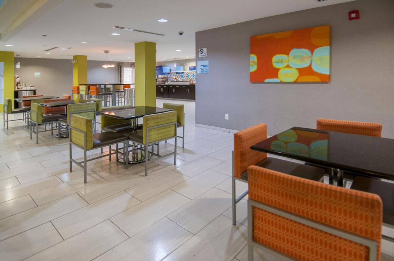 Holiday Inn Express & Suites Jackson Downtown - Coliseum By Ihg Exterior photo