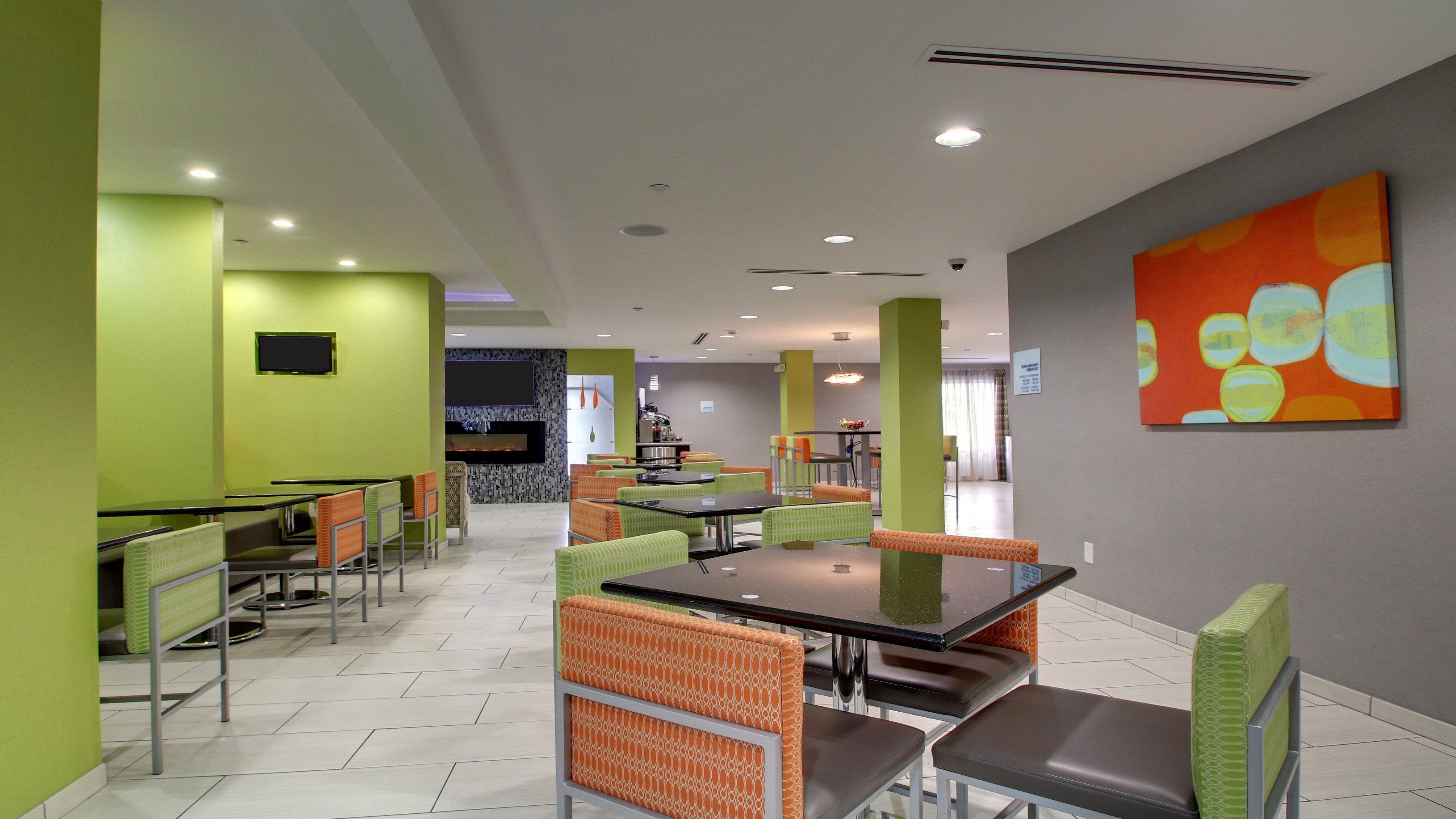Holiday Inn Express & Suites Jackson Downtown - Coliseum By Ihg Exterior photo