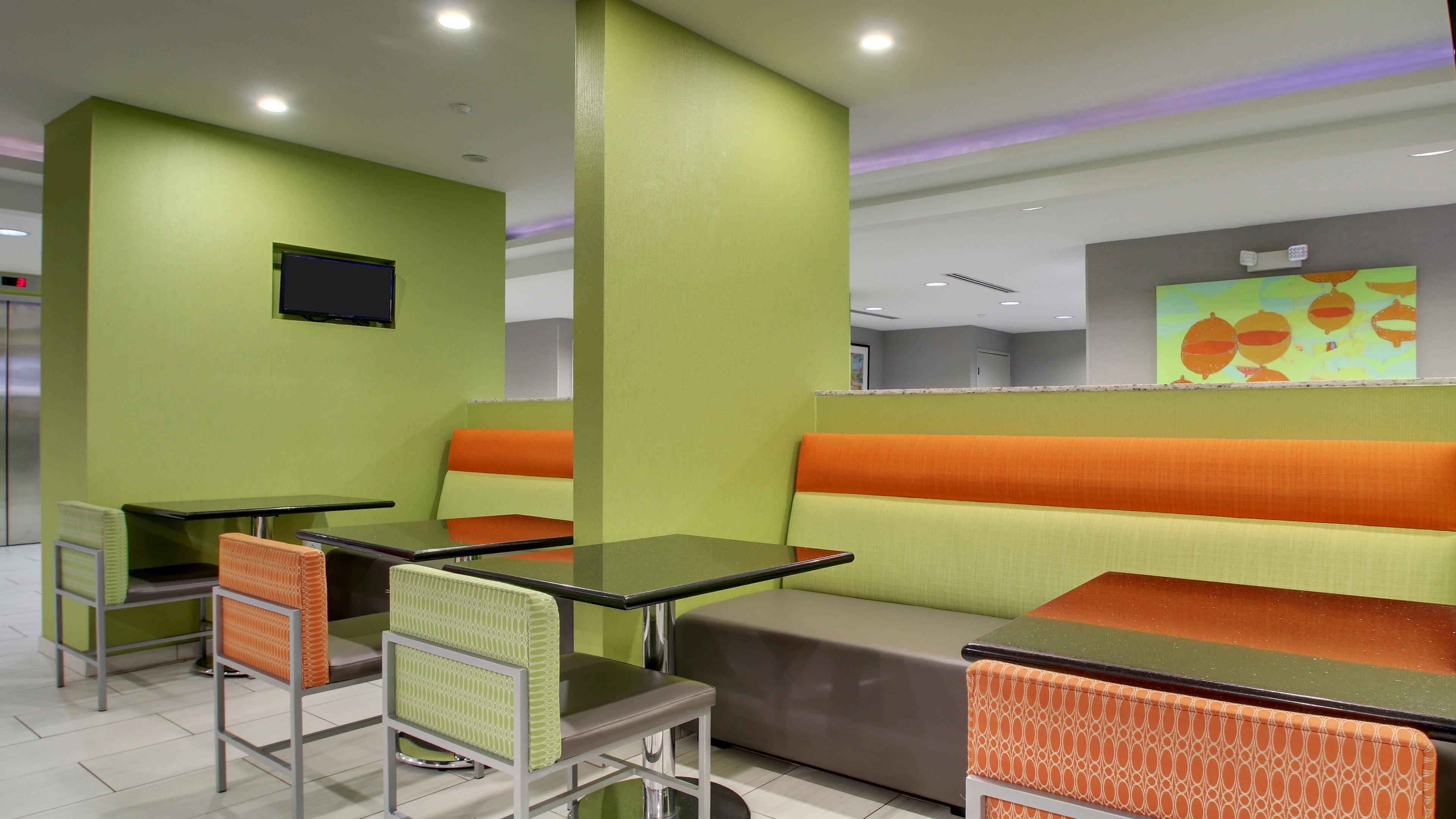 Holiday Inn Express & Suites Jackson Downtown - Coliseum By Ihg Exterior photo