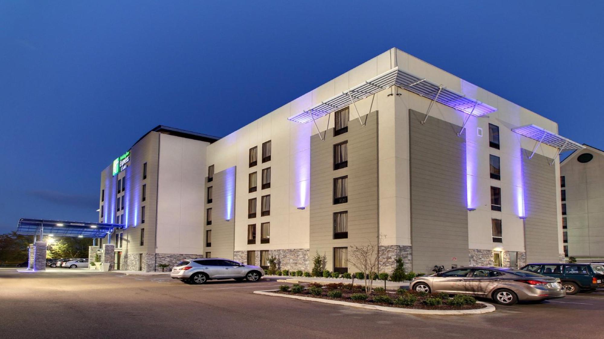 Holiday Inn Express & Suites Jackson Downtown - Coliseum By Ihg Exterior photo